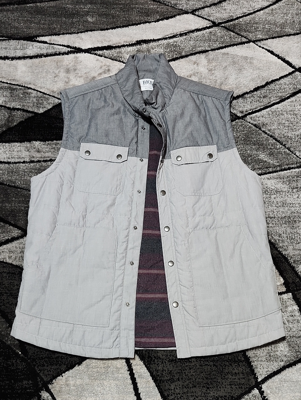 BKE COLORBLOCK GRAY QUILTED SNAP-BUTTON SLEEVELESS VEST